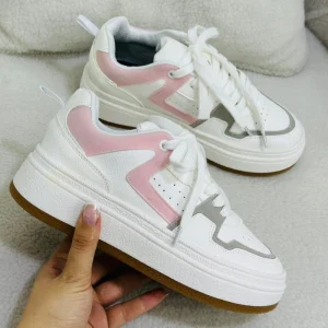 tenis para dama con hermosos colores en su parte lateral