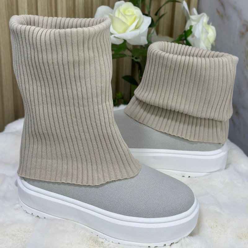 Descubre la combinación perfecta de moda y confort con nuestras botas d de dama Encanto". Diseñadas para destacar.